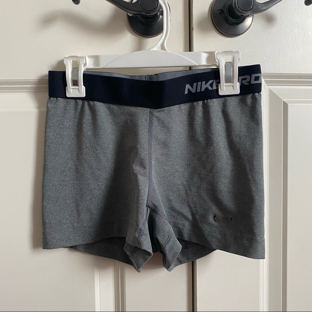 Grey Nike Pro Spandex - Picture 2 of 15